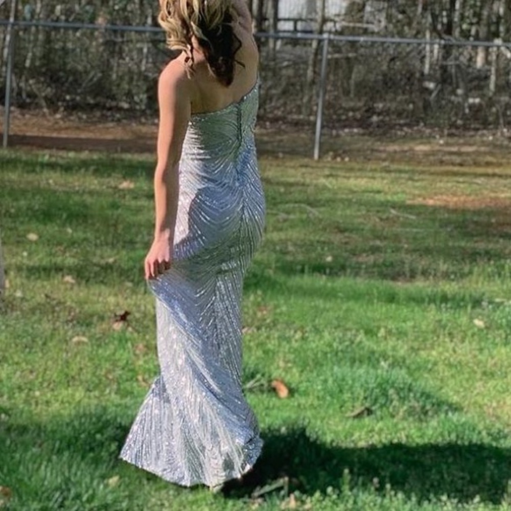 Prom dress - Picture 7 of 7